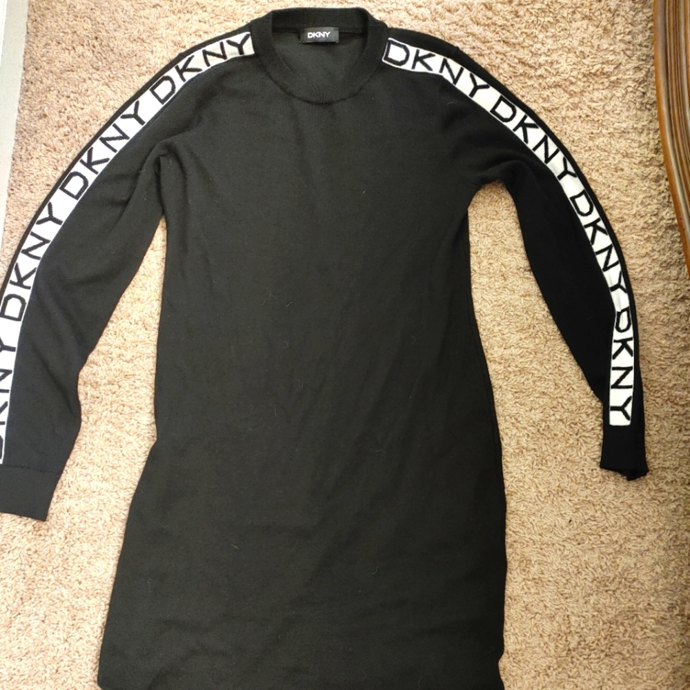 DKNY SWEATER DRESS